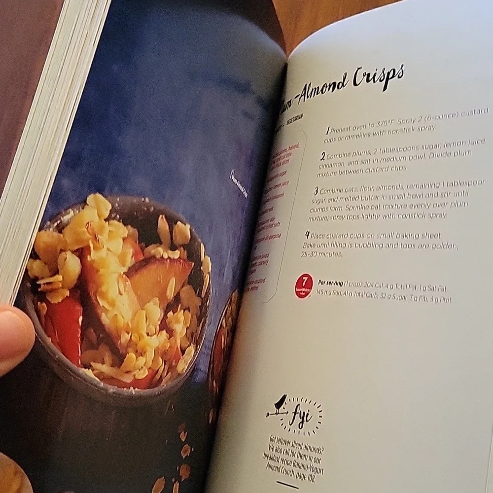 ● NWOT: Weight Watchers Fresh & Easy Cookbook